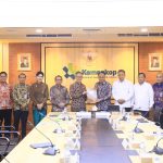 Kemenkop Serahkan Daftar Koperasi Sektor Jasa Keuangan kepada OJK Sesuai UU P2SK