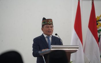 Gubernur Agustiar Sabran Lantik 13 Pejabat Tinggi Pratama Pemprov Kalteng di Istana Isen Mulang