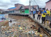 DLH Palangka Raya Intensifkan Pembersihan Sampah di Kawasan Puntun
