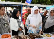 Ketua TP-PKK Barito Selatan Tinjau Pasar Ramadhan, Apresiasi UMKM dan Peran Ekonomi Warga