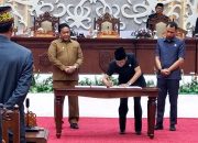 Wagub Kalteng Sampaikan Pendapat Akhir Raperda Hak Keuangan DPRD dan Tanggapan RPJMD