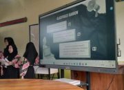 294 TV Interaktif dan Ratusan Headset Disalurkan ke Sekolah se-Kobar