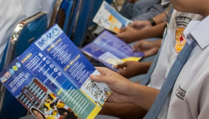 Pemprov Kalteng Gratiskan Seragam Siswa Baru SMA, SMK, dan SKH