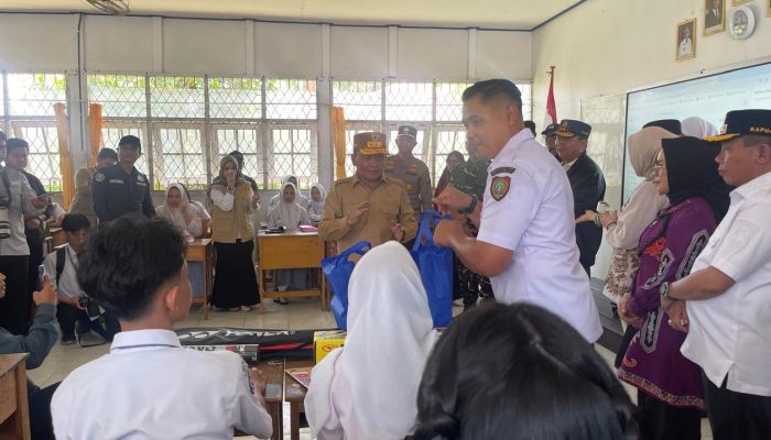 Rehabilitasi Ruang Kelas SMAN-1 Batang Kawa Dimulai, Fasilitas Digital Disiapkan