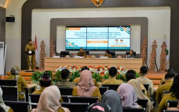 Membangun Kepercayaan Diri ASN dan Pemuda Melalui Public Speaking