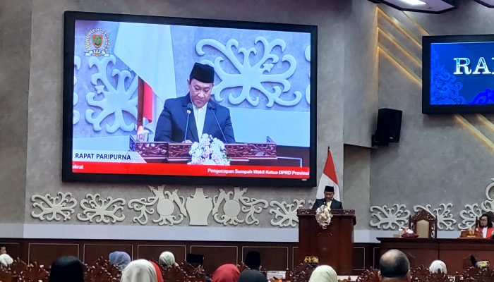 Junaidi Resmi Jabat Wakil Ketua III DPRD Kalteng, Edy Pratowo Harap Sinergi Eksekutif dan Legislatif Terjaga