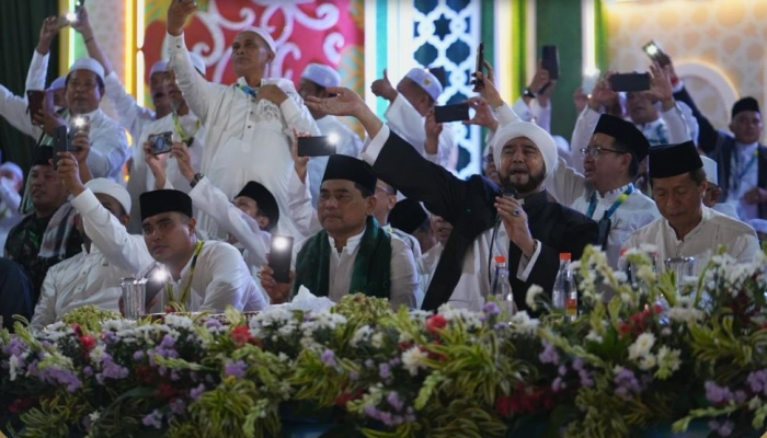 Ribuan Jamaah Padati Arena Shalawat Barito Utara 2025