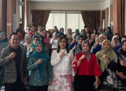 Penguatan Kapasitas Kader PKK Barito Utara Melalui Pelatihan Public Speaking Efektif