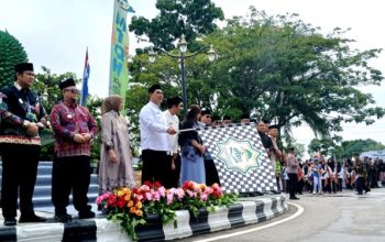 Ratusan Warga Padati Bundaran Buah Saksikan Pawai MTQH
