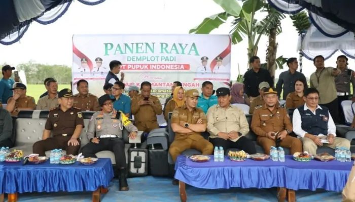 Panen Raya Demplot Tahai Jaya, Kalteng Tegaskan Komitmen Jaga Lahan dan Tingkatkan Produksi Padi