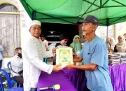 Anggota DPRD Barito Utara Tajeri Salurkan Zakat untuk Ratusan Warga