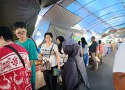 PWI dan IKWI Kalteng Bagikan 400 Paket Takjil Di Palangka Raya