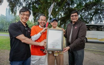 Pecahkan Rekor MURI, 11 Jam Live TikTok Bareng Indosat  Tanpa Putus Dave Hendrik Iwet Ramadhan Livestream Mudik 