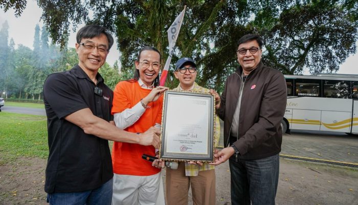 Pecahkan Rekor MURI, 11 Jam Live TikTok Bareng Indosat  Tanpa Putus Dave Hendrik Iwet Ramadhan Livestream Mudik 