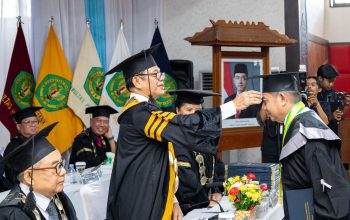 Rektor UPR Ingatkan Lulusan Hadapi Tantangan Global Dinamis