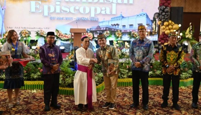 Gubernur Kalteng Ajak Masyarakat Jaga Semangat Huma Betang di Perayaan Tahbisan Uskup