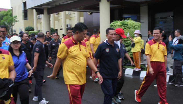 Kapolda Kalteng Gelar Jalan Sehat Bersama Insan Pers