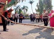 Pemkab Barito Utara Sambut Kapolres Baru dengan Adat