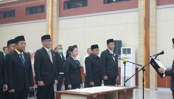 Fairid Naparin Lantik 12 Pejabat, Tekankan Integritas dan Pelayanan Publik