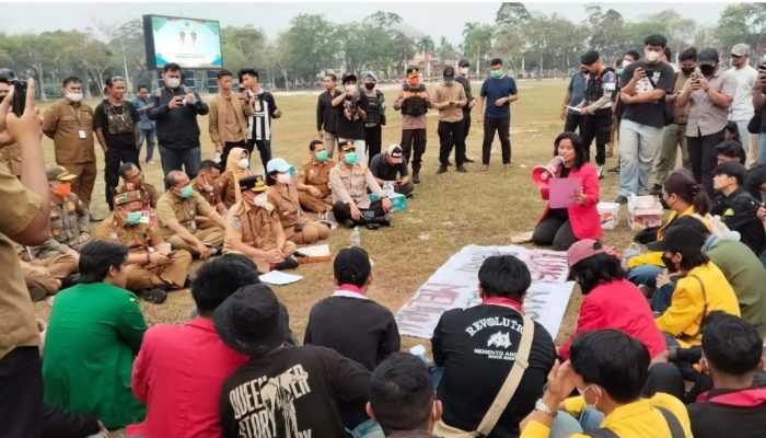 Gubernur Agustiar Buka Ruang Kritik, Ajak Masyarakat Bergerak Bersama Tangani Karhutla