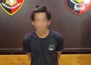 Sembunyi di Balik Gorden Bawa Sajam, AJ Diduga Gondol HP dari Rumah Warga