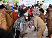 Agustiar Turun Langsung Salurkan Bantuan untuk Warga Terdampak Karhutla dan Kekeringan